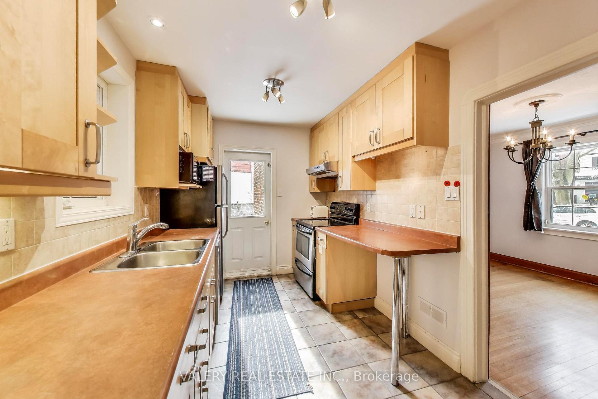Photo 13 of 117 Whitmore Avenue, Toronto, Forest Hill North — HOMEH