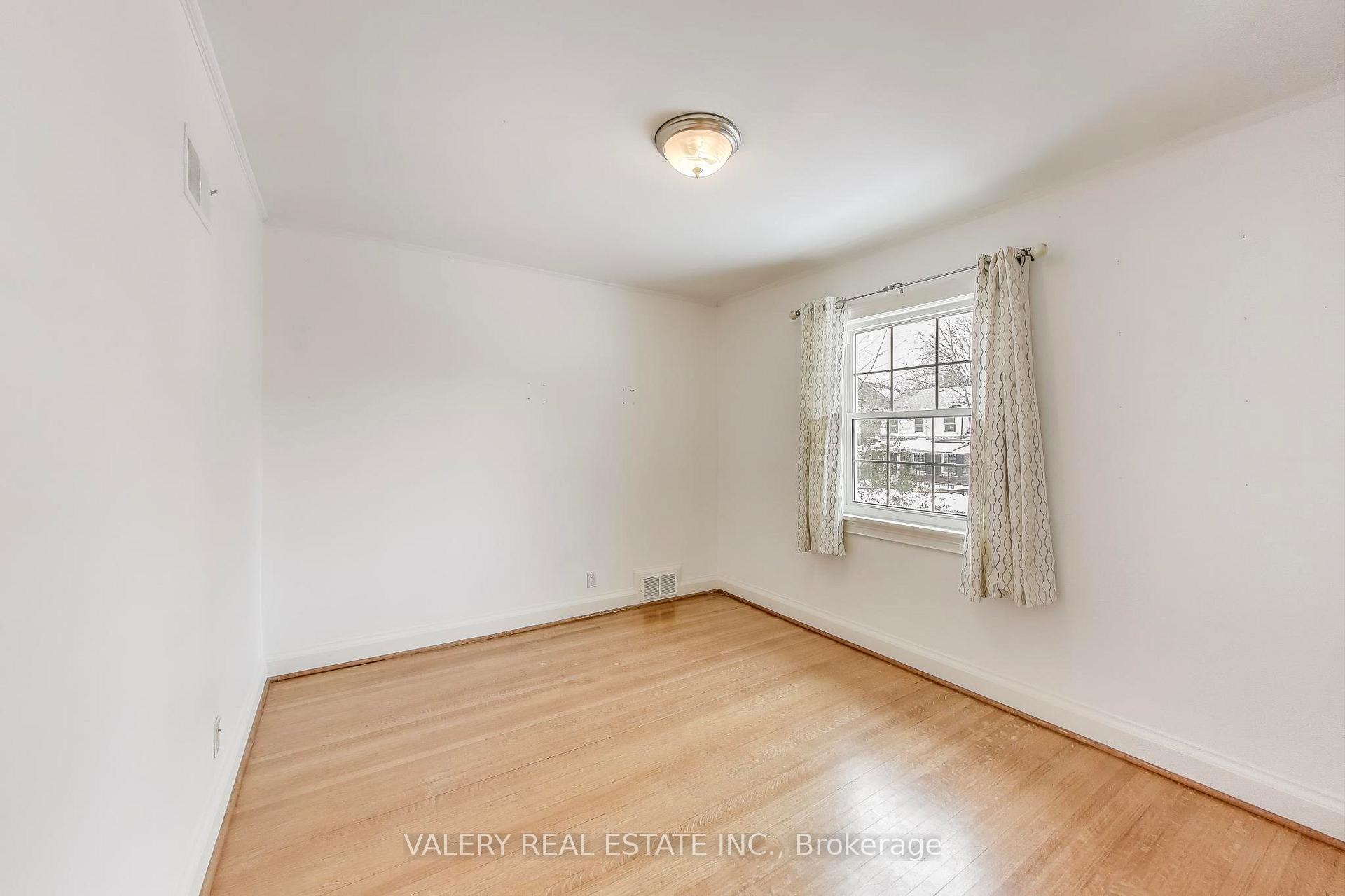 Photo 22 of 117 Whitmore Avenue, Toronto, Forest Hill North — HOMEH