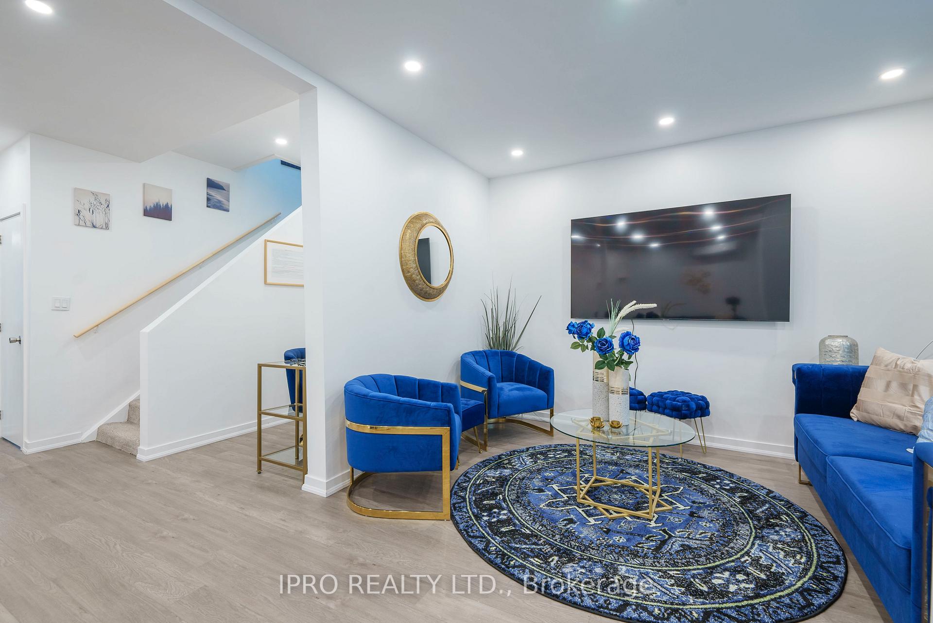 Photo 3 of 2 Fee Place, Toronto, Regent Park — HOMEH