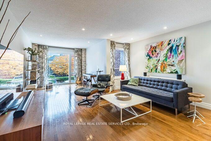 Photo 2 of 115 Tecumseth Street, Toronto, Niagara — HOMEH