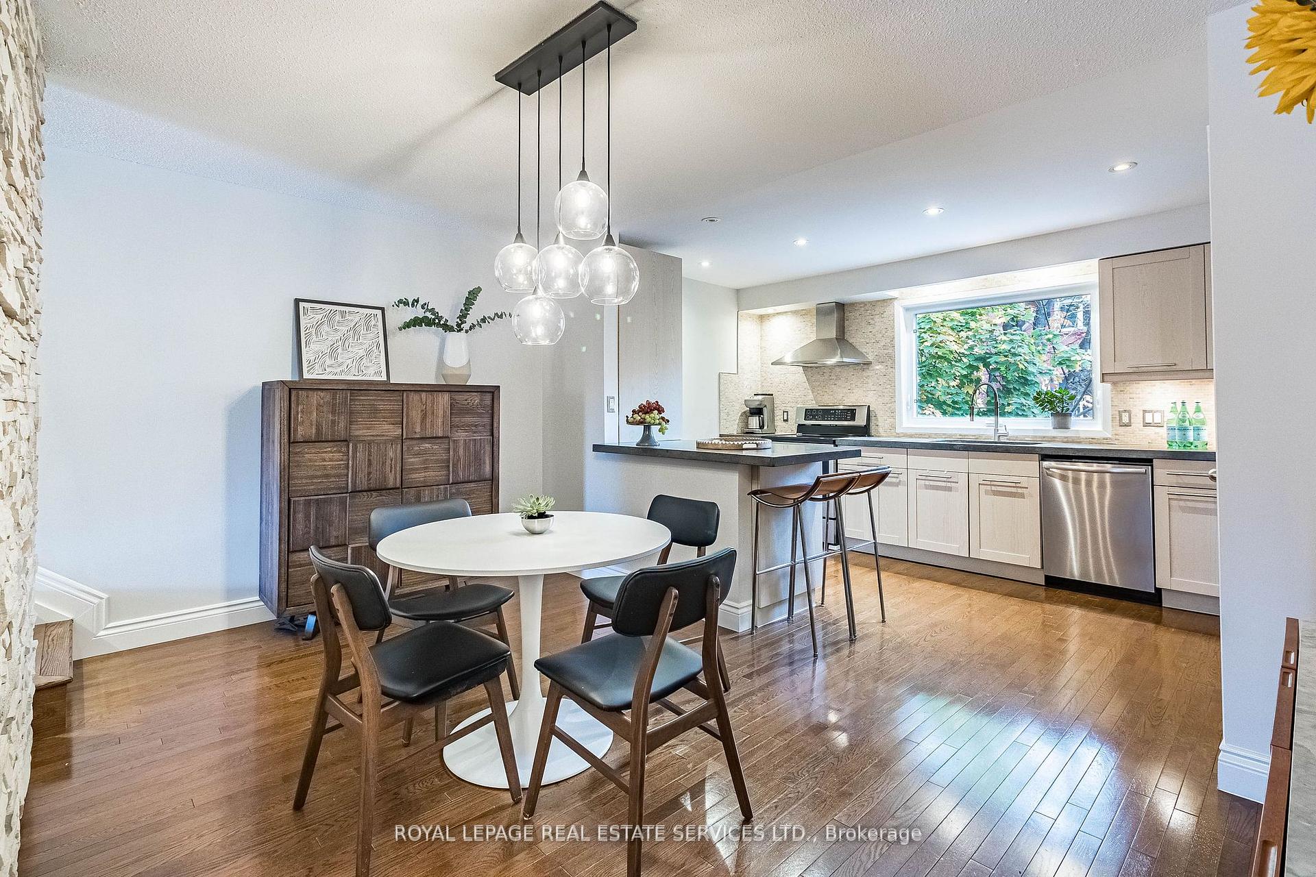 Photo 12 of 115 Tecumseth Street, Toronto, Niagara — HOMEH