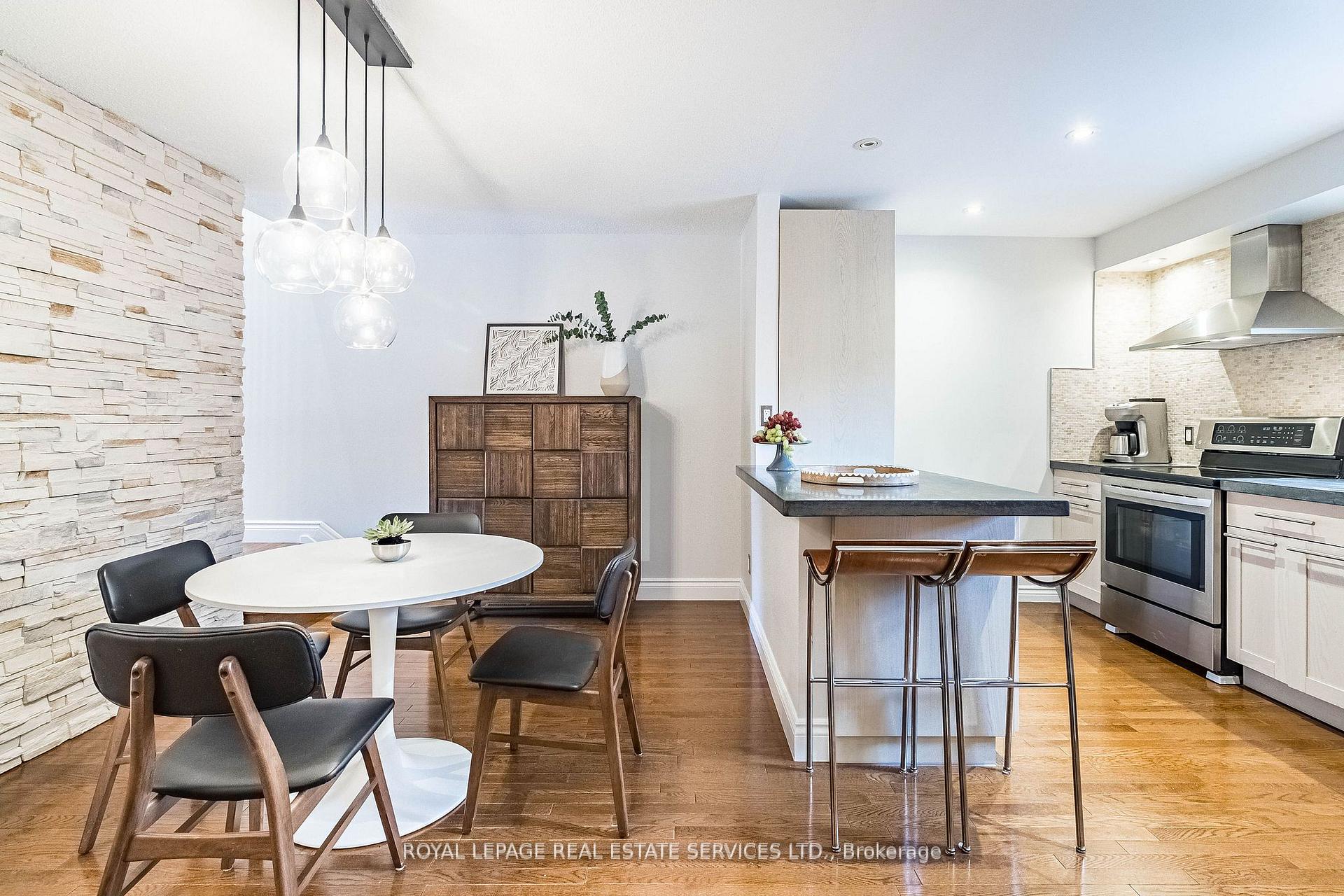 Photo 16 of 115 Tecumseth Street, Toronto, Niagara — HOMEH