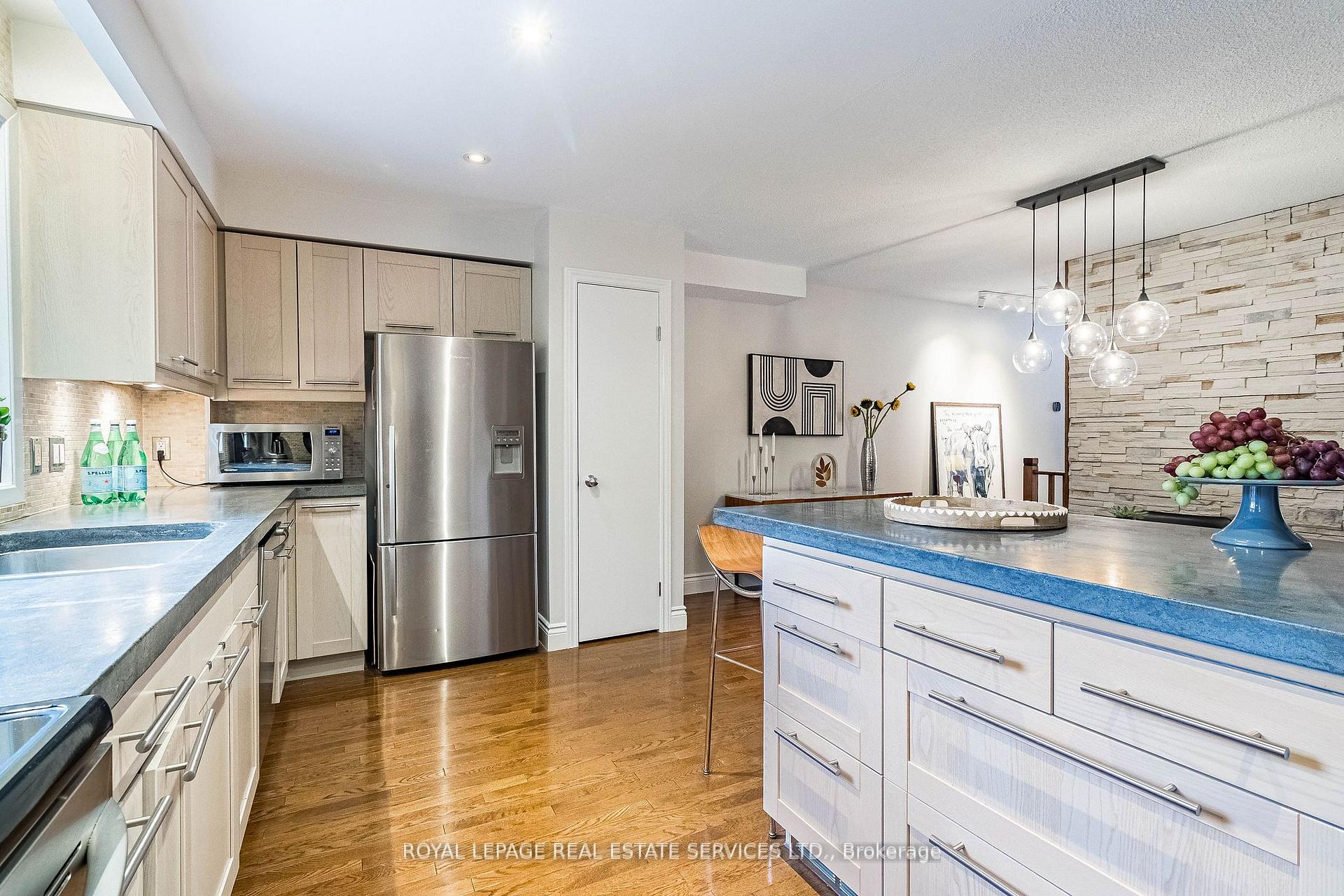 Photo 13 of 115 Tecumseth Street, Toronto, Niagara — HOMEH