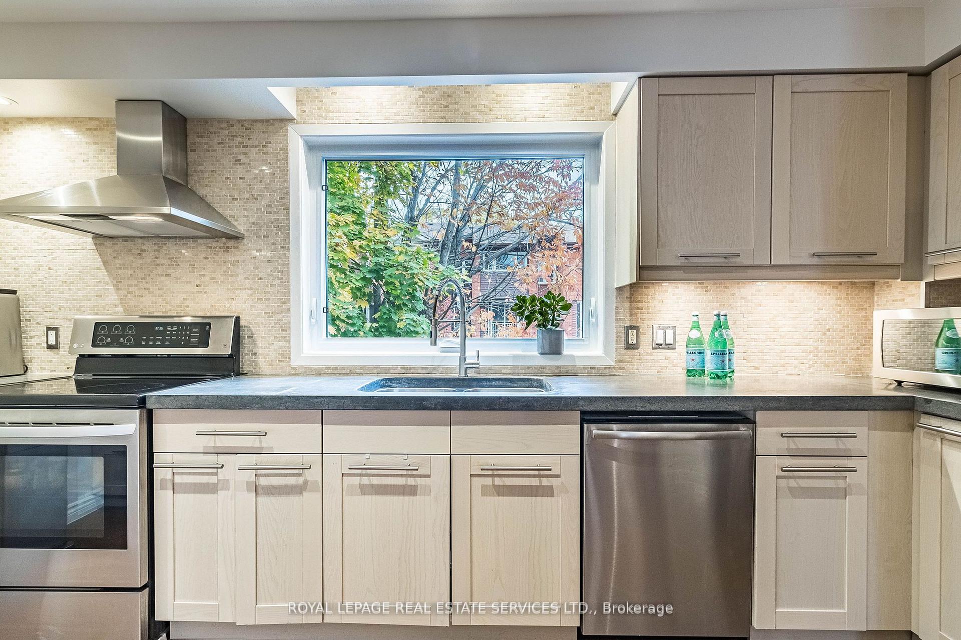 Photo 20 of 115 Tecumseth Street, Toronto, Niagara — HOMEH