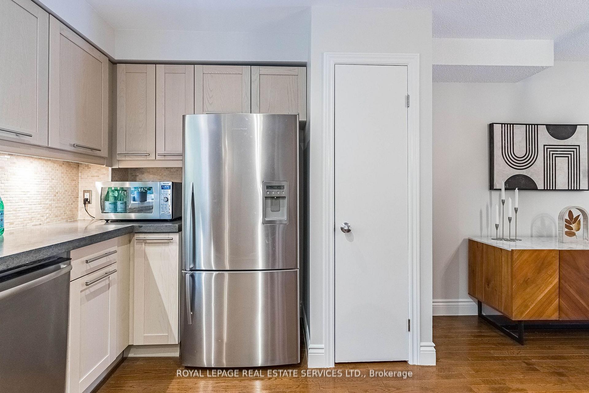 Photo 15 of 115 Tecumseth Street, Toronto, Niagara — HOMEH