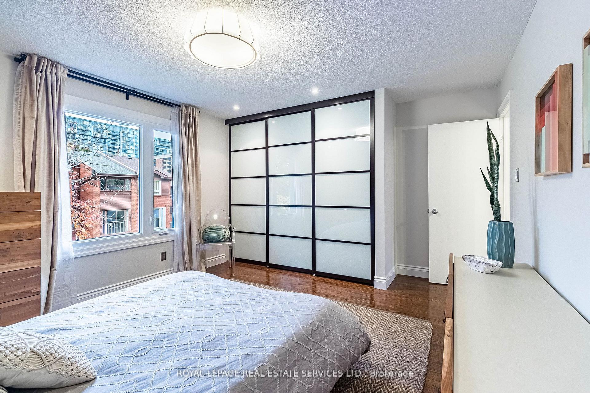Photo 23 of 115 Tecumseth Street, Toronto, Niagara — HOMEH