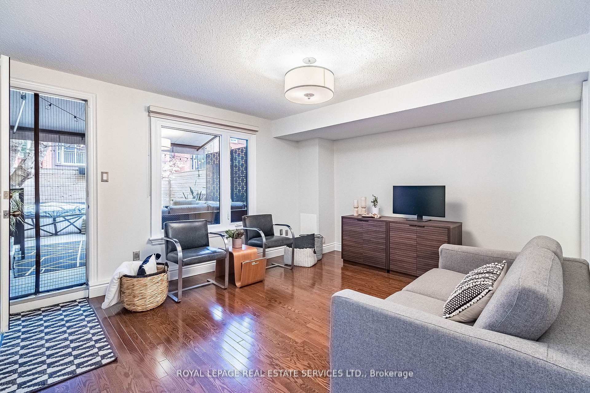 Photo 33 of 115 Tecumseth Street, Toronto, Niagara — HOMEH