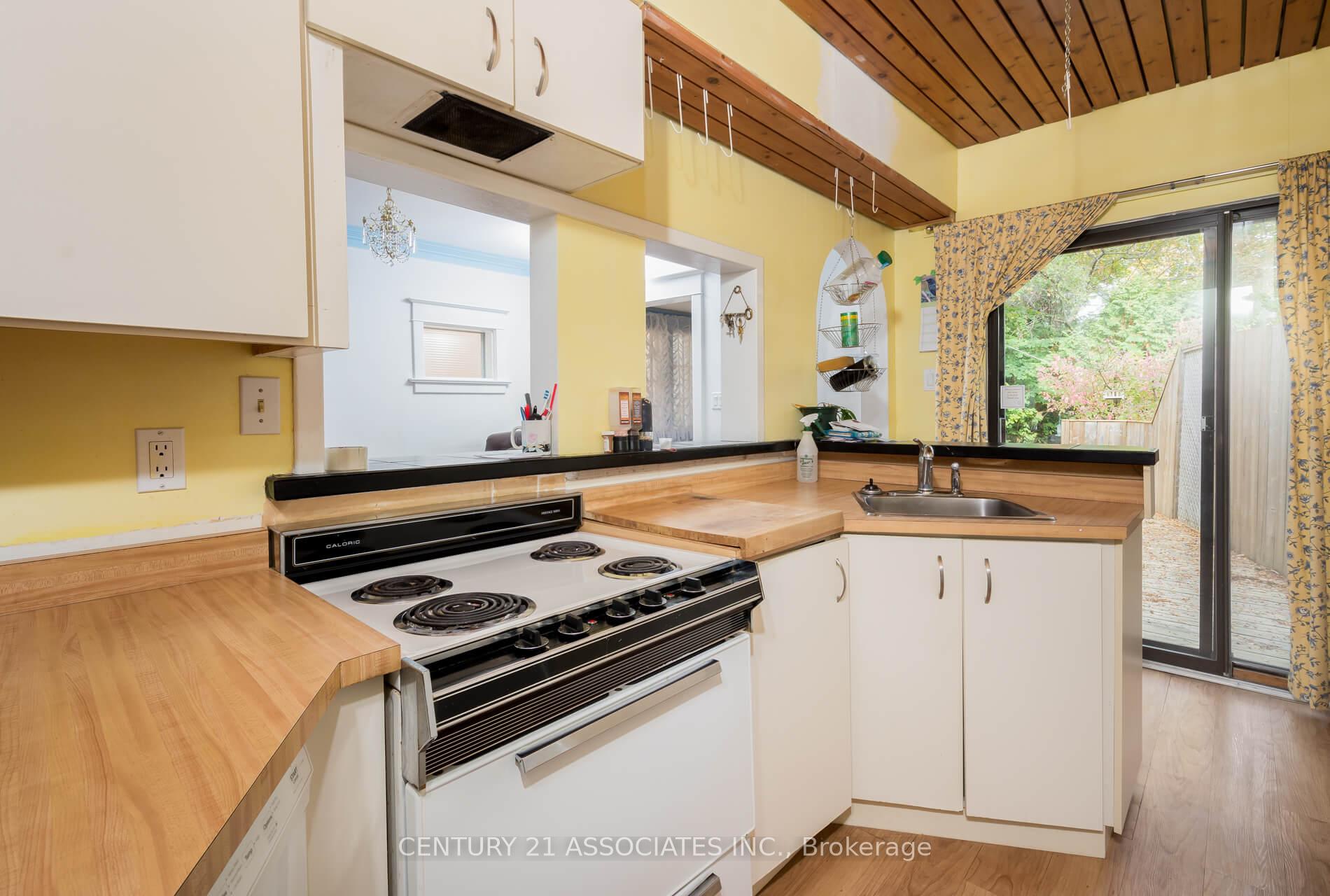 Photo 10 of 78 Castlefield Avenue, Toronto, Yonge-Eglinton — HOMEH
