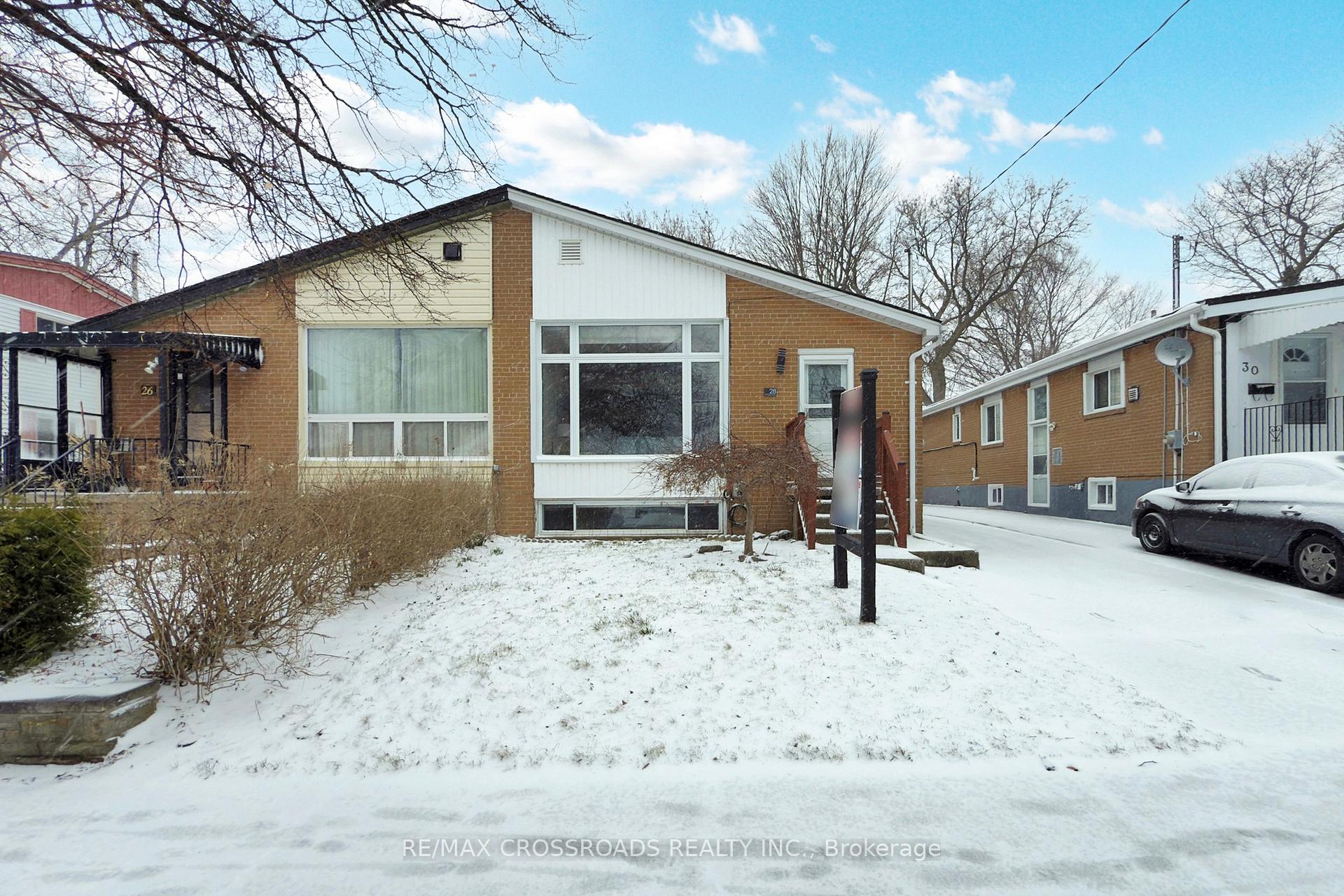 Photo 2 of 28 Chesapeake Avenue, Scarborough, Clairlea-Birchmount — HOMEH