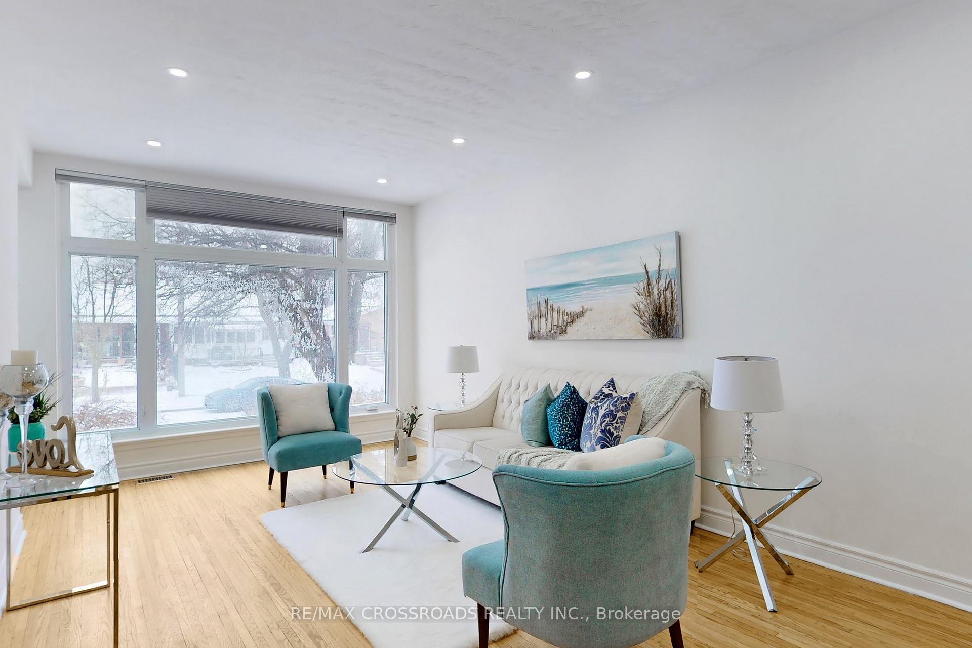 Photo 4 of 28 Chesapeake Avenue, Scarborough, Clairlea-Birchmount — HOMEH