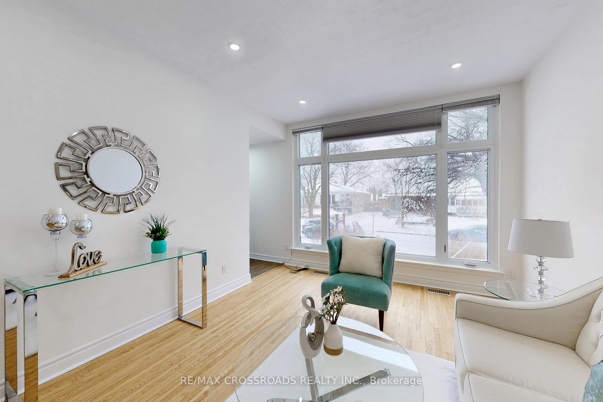 Photo 6 of 28 Chesapeake Avenue, Scarborough, Clairlea-Birchmount — HOMEH