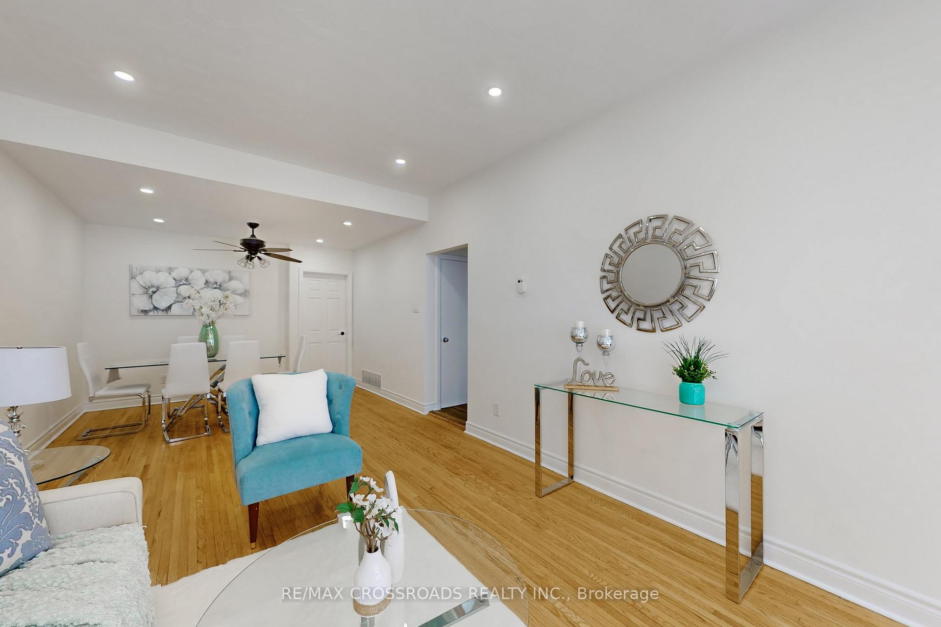 Photo 8 of 28 Chesapeake Avenue, Scarborough, Clairlea-Birchmount — HOMEH