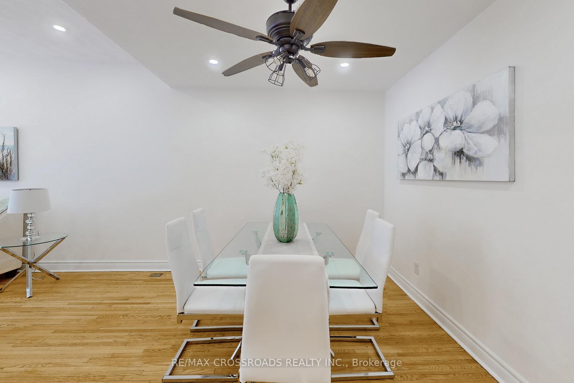 Photo 10 of 28 Chesapeake Avenue, Scarborough, Clairlea-Birchmount — HOMEH