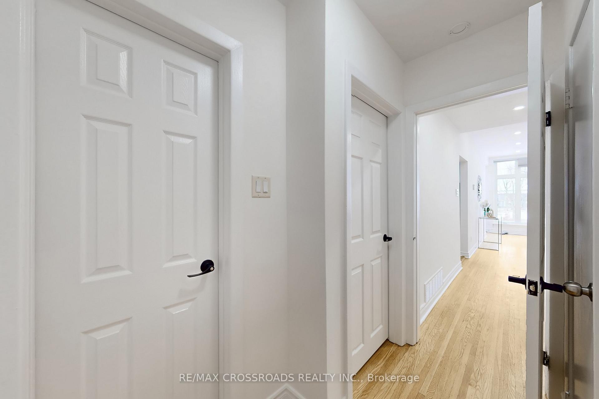 Photo 17 of 28 Chesapeake Avenue, Scarborough, Clairlea-Birchmount — HOMEH