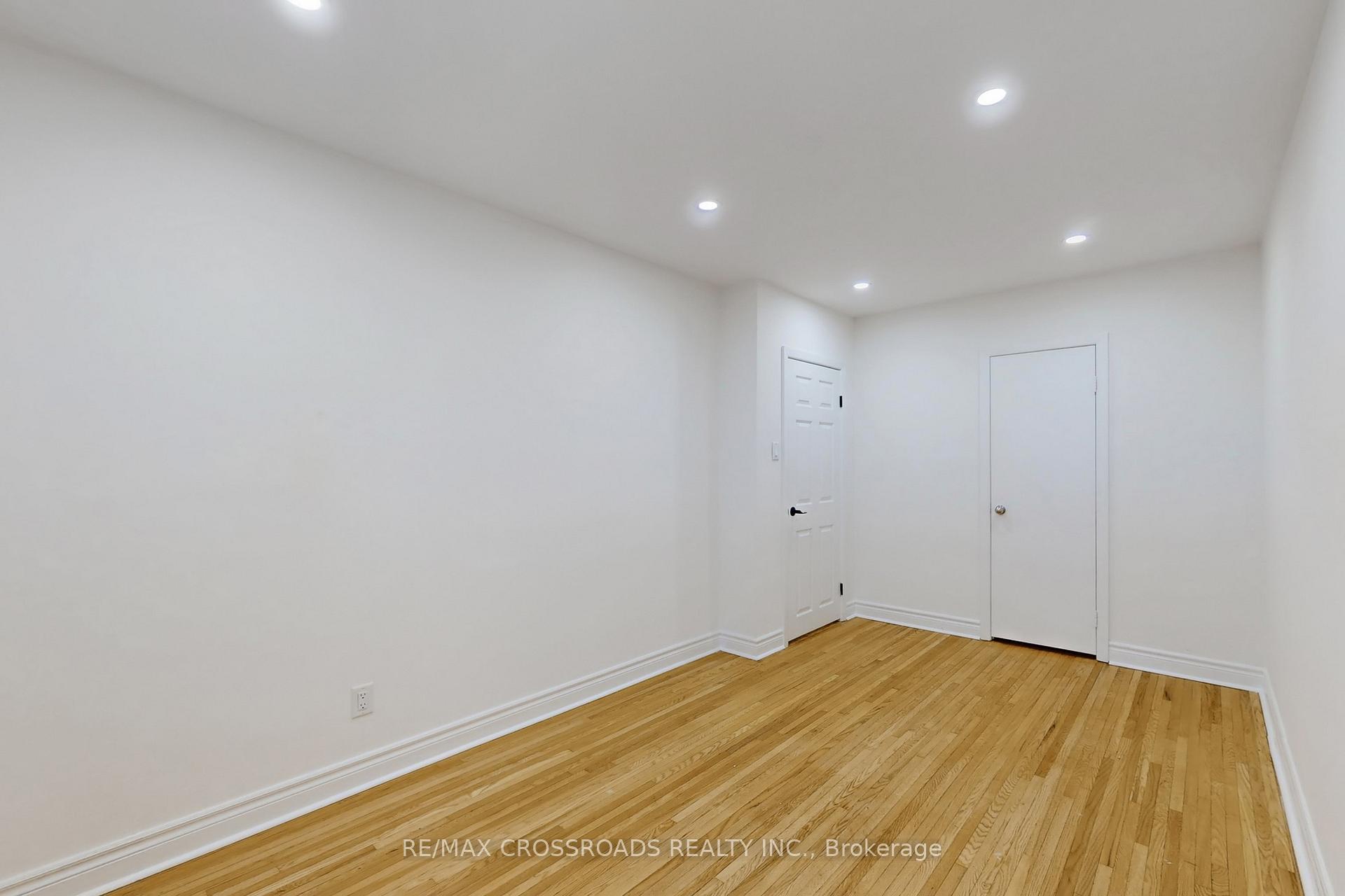 Photo 22 of 28 Chesapeake Avenue, Scarborough, Clairlea-Birchmount — HOMEH