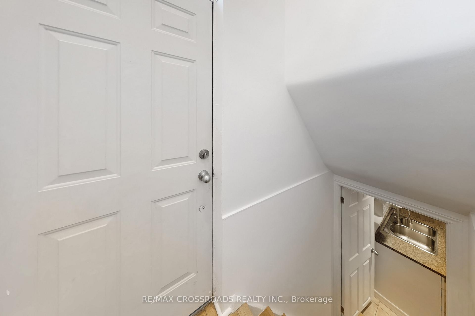 Photo 31 of 28 Chesapeake Avenue, Scarborough, Clairlea-Birchmount — HOMEH