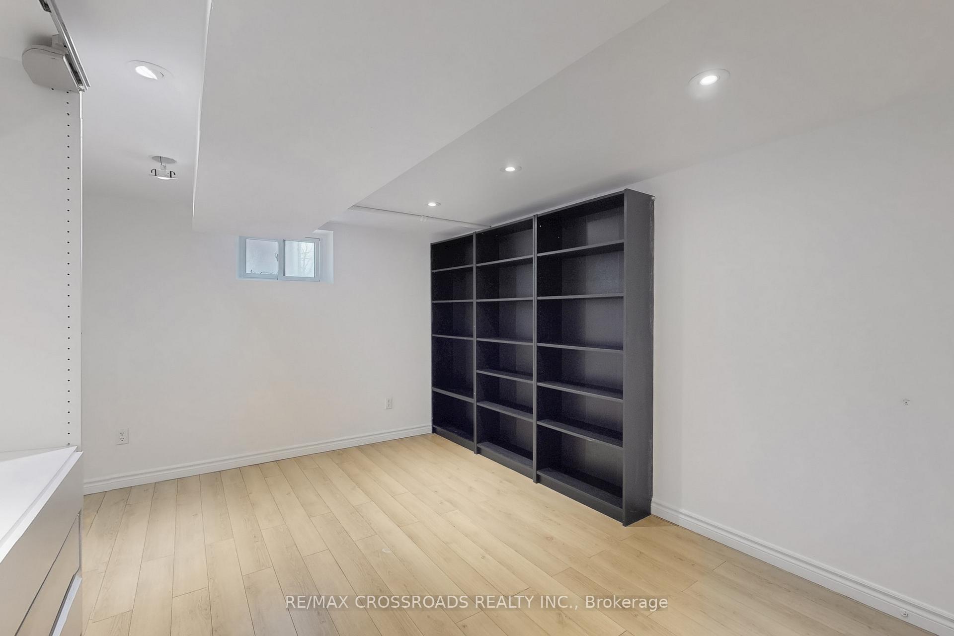 Photo 37 of 28 Chesapeake Avenue, Scarborough, Clairlea-Birchmount — HOMEH