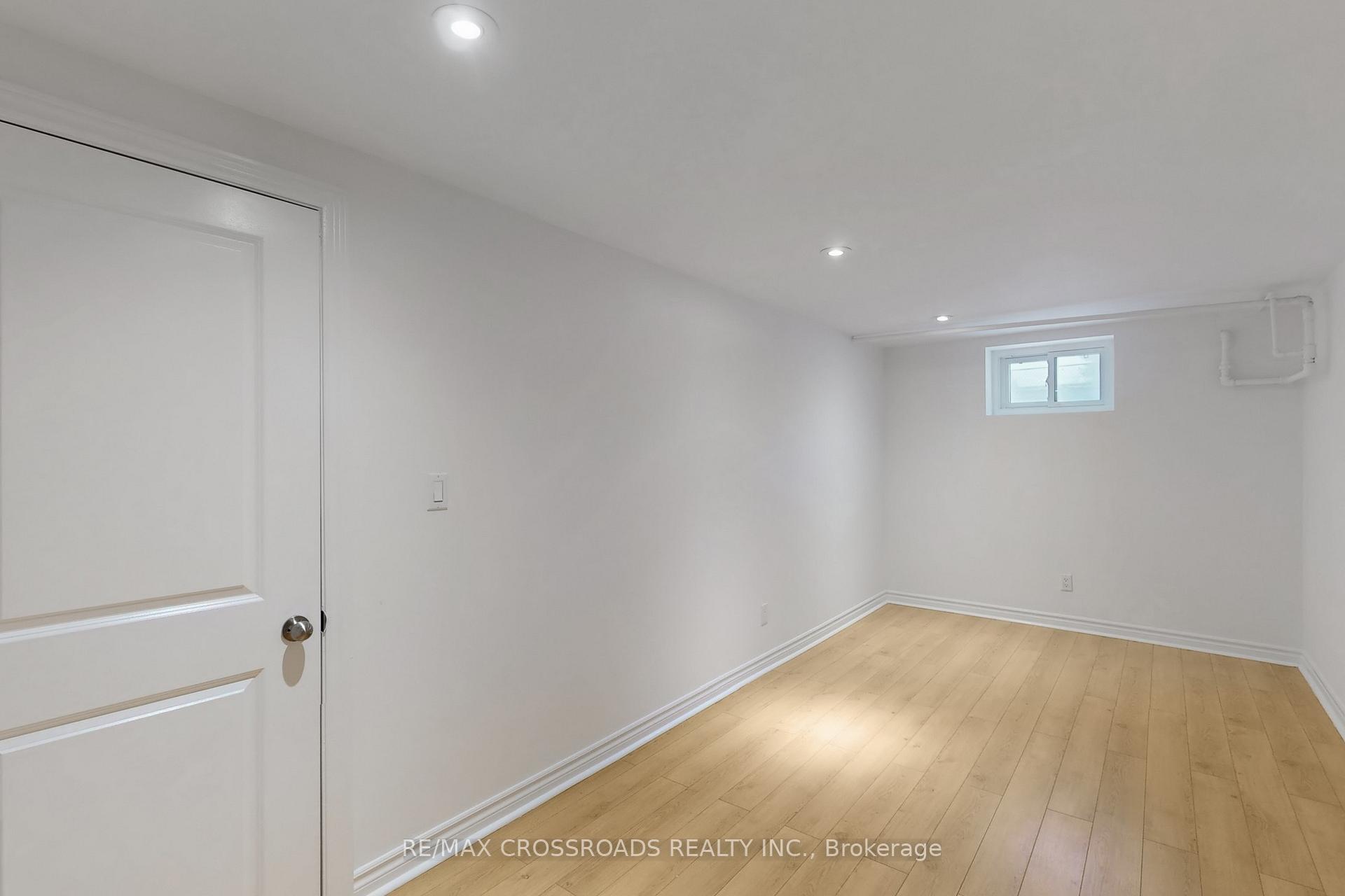 Photo 39 of 28 Chesapeake Avenue, Scarborough, Clairlea-Birchmount — HOMEH