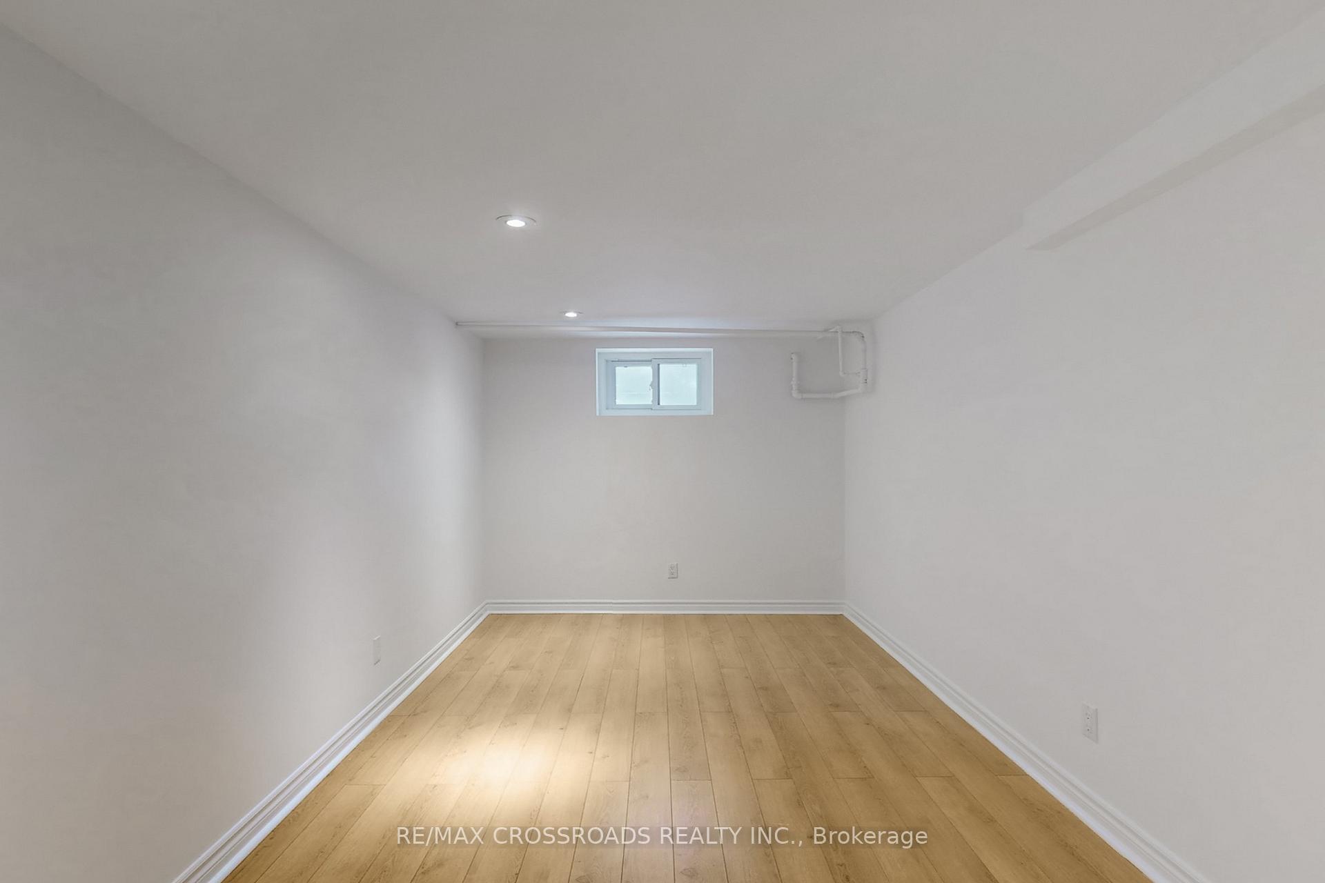 Photo 40 of 28 Chesapeake Avenue, Scarborough, Clairlea-Birchmount — HOMEH