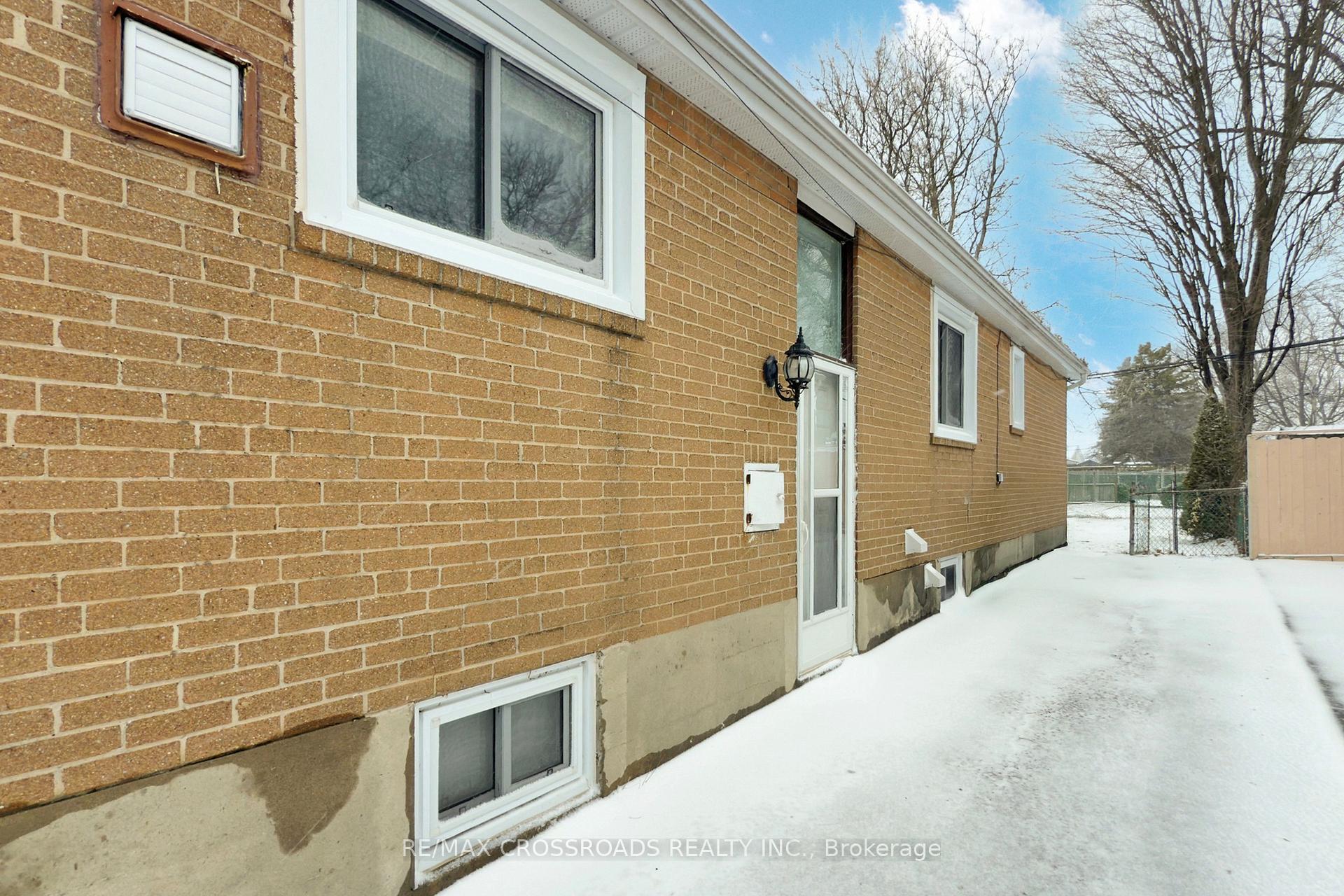 Photo 46 of 28 Chesapeake Avenue, Scarborough, Clairlea-Birchmount — HOMEH