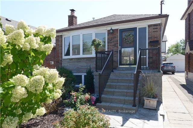 Photo 1 of 129 Memorial Park Avenue, Toronto, Danforth Village-East York — HOMEH