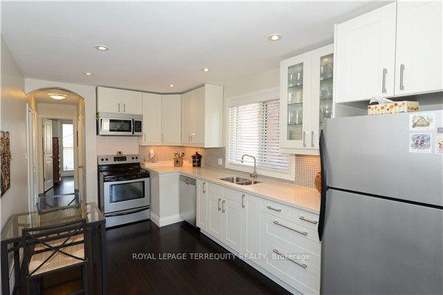Photo 3 of 129 Memorial Park Avenue, Toronto, Danforth Village-East York — HOMEH