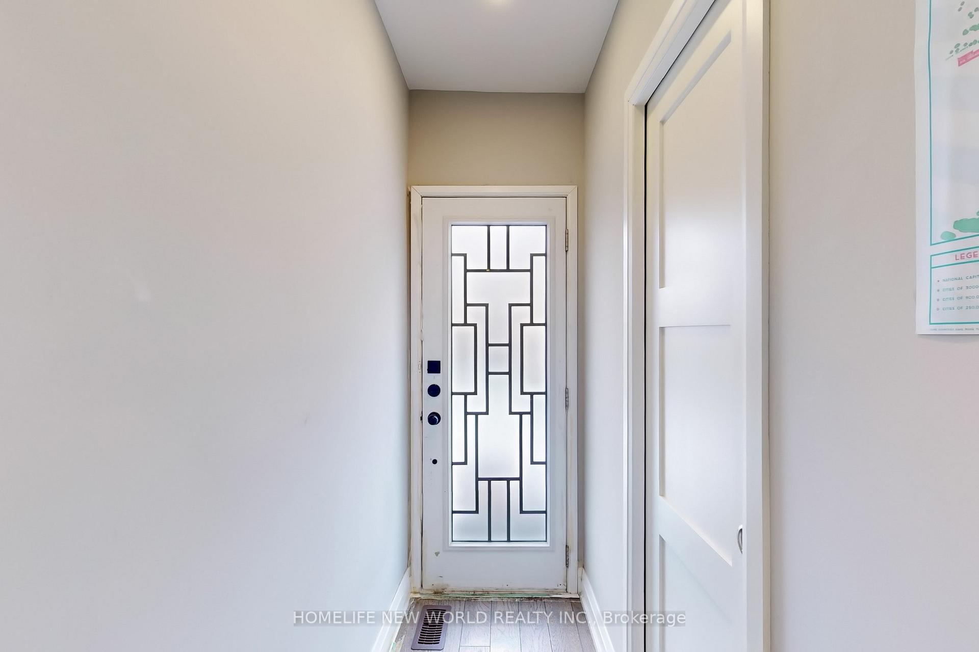 Photo 14 of 35 Harris Avenue, Toronto, East End-Danforth — HOMEH