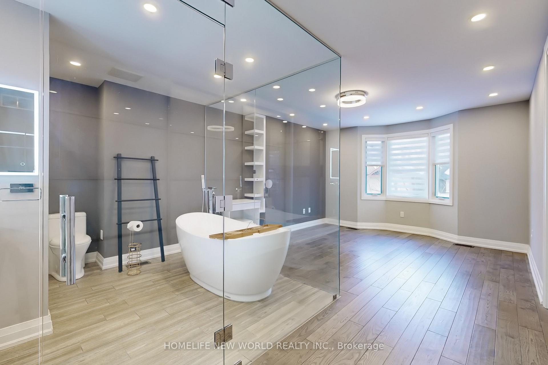 Photo 17 of 35 Harris Avenue, Toronto, East End-Danforth — HOMEH