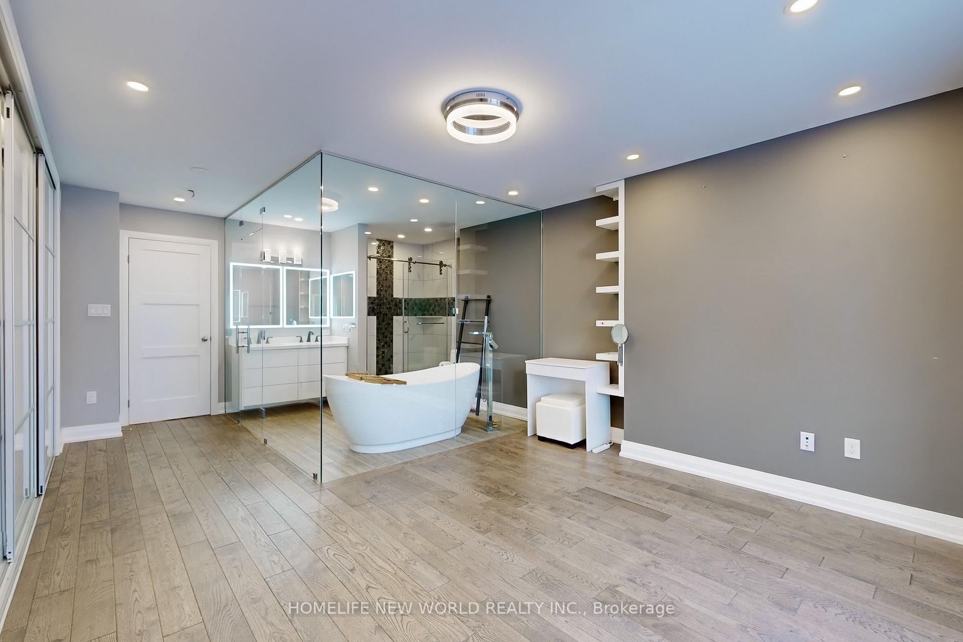 Photo 19 of 35 Harris Avenue, Toronto, East End-Danforth — HOMEH