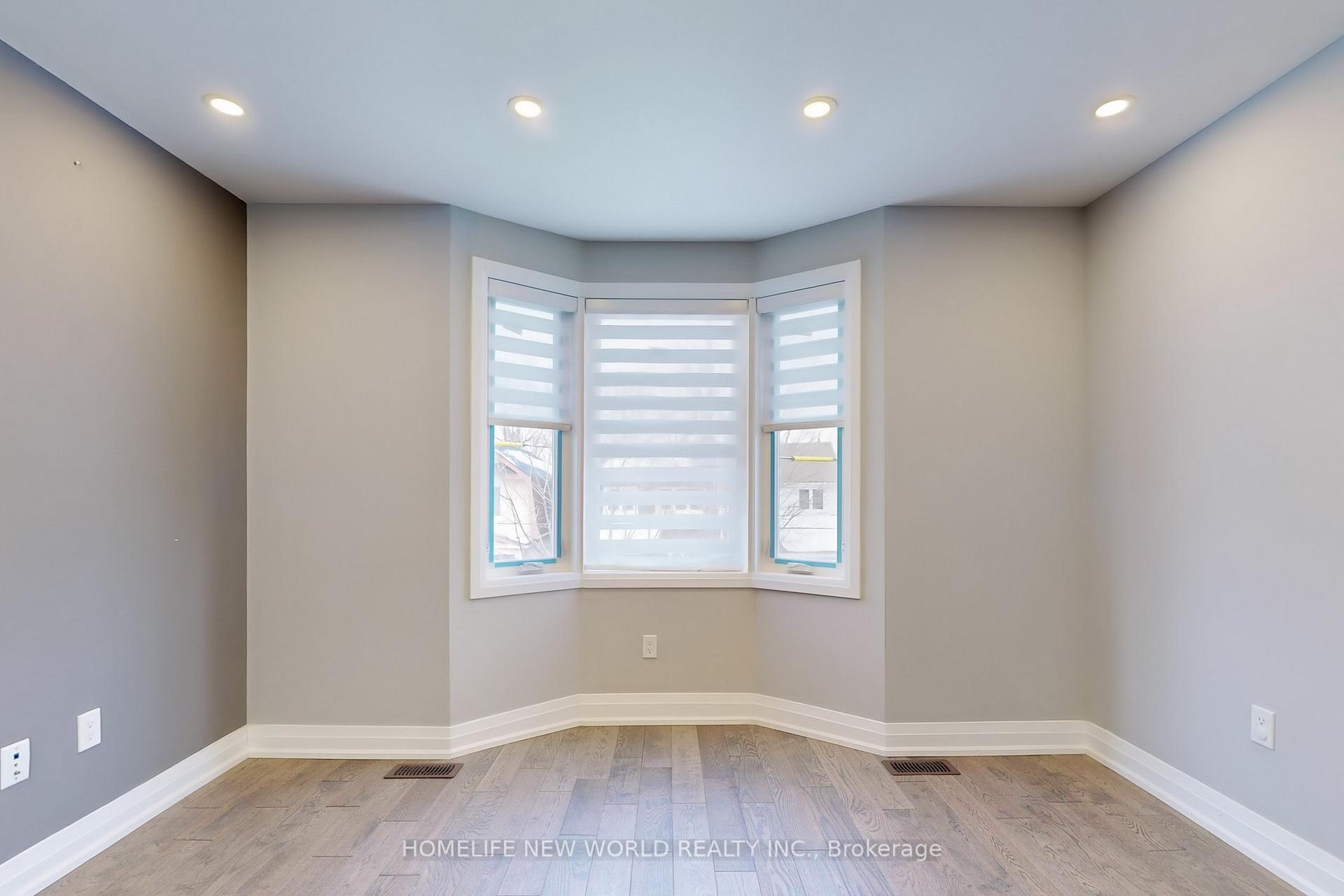 Photo 23 of 35 Harris Avenue, Toronto, East End-Danforth — HOMEH