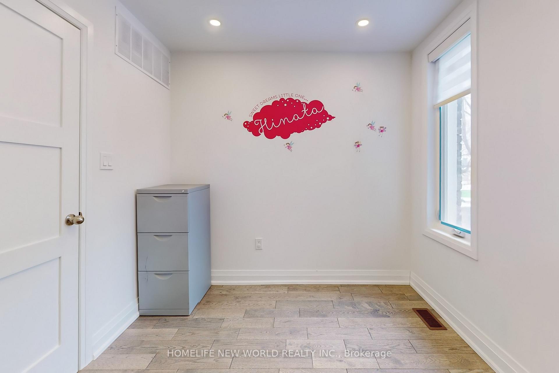 Photo 29 of 35 Harris Avenue, Toronto, East End-Danforth — HOMEH