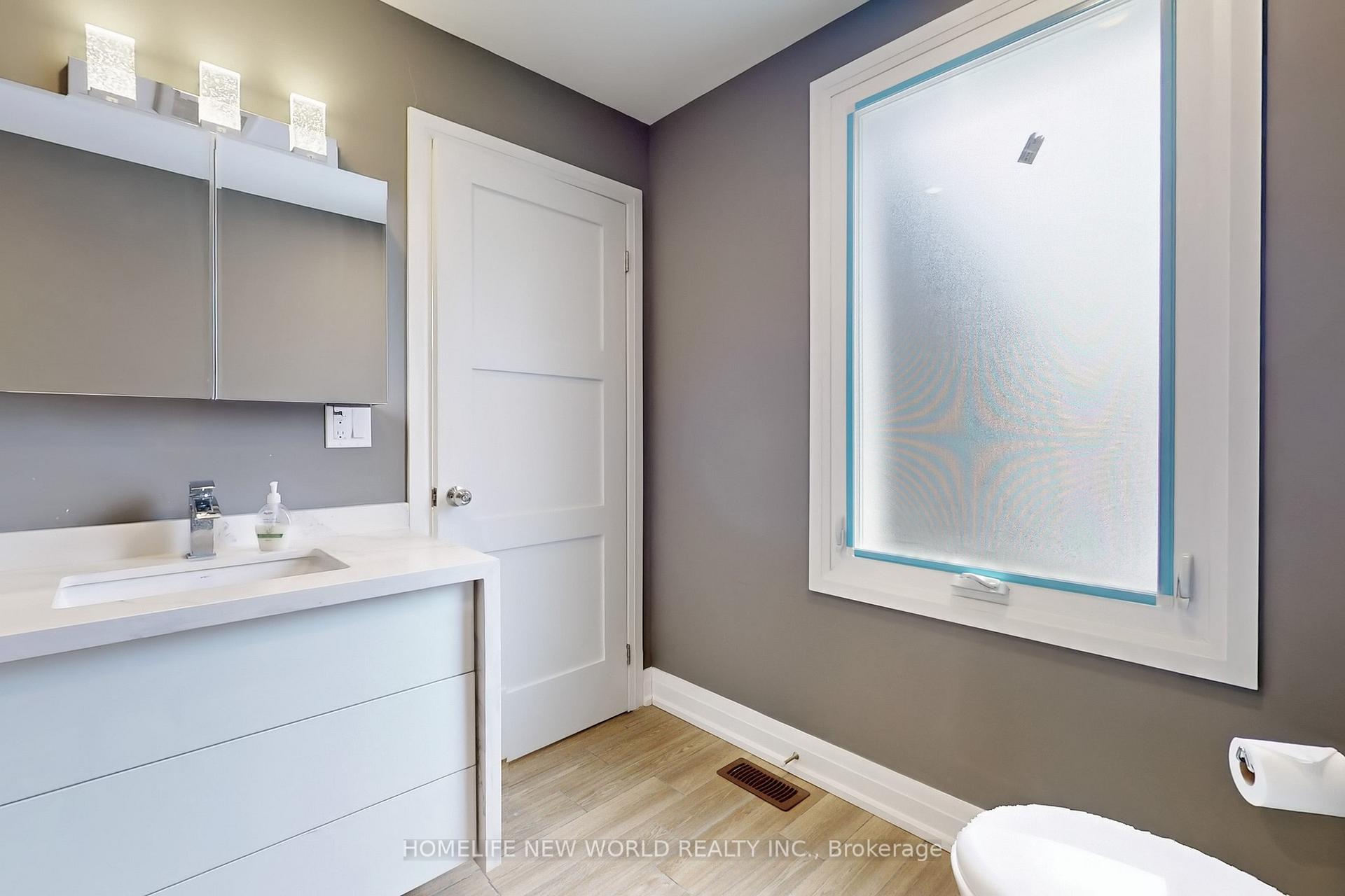 Photo 30 of 35 Harris Avenue, Toronto, East End-Danforth — HOMEH