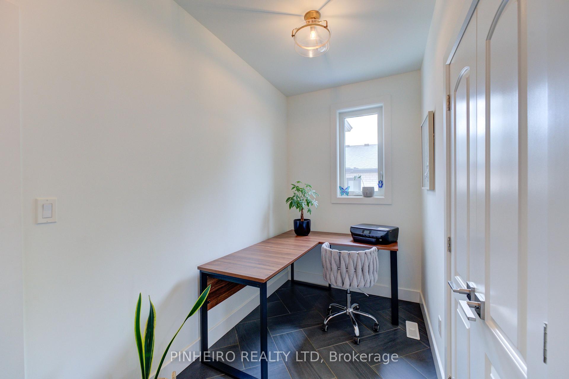 Photo 12 of 15 Kemp Crescent, Strathroy-Caradoc, NE — HOMEH