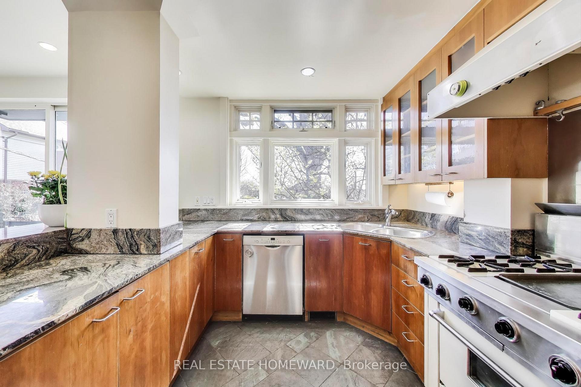 Photo 13 of 49 Hogarth Avenue, Toronto, North Riverdale — HOMEH