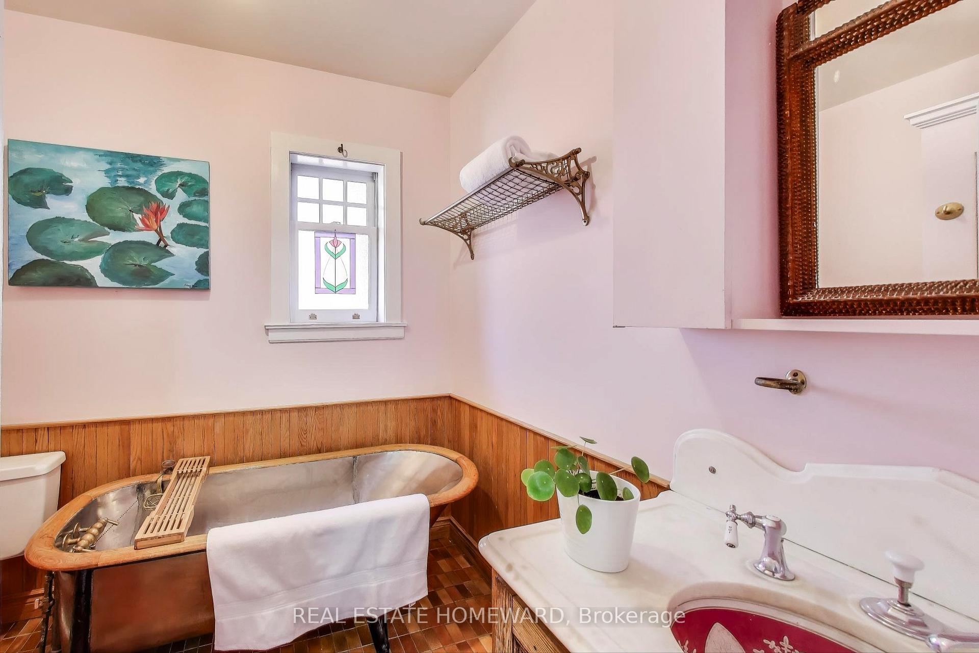 Photo 24 of 49 Hogarth Avenue, Toronto, North Riverdale — HOMEH