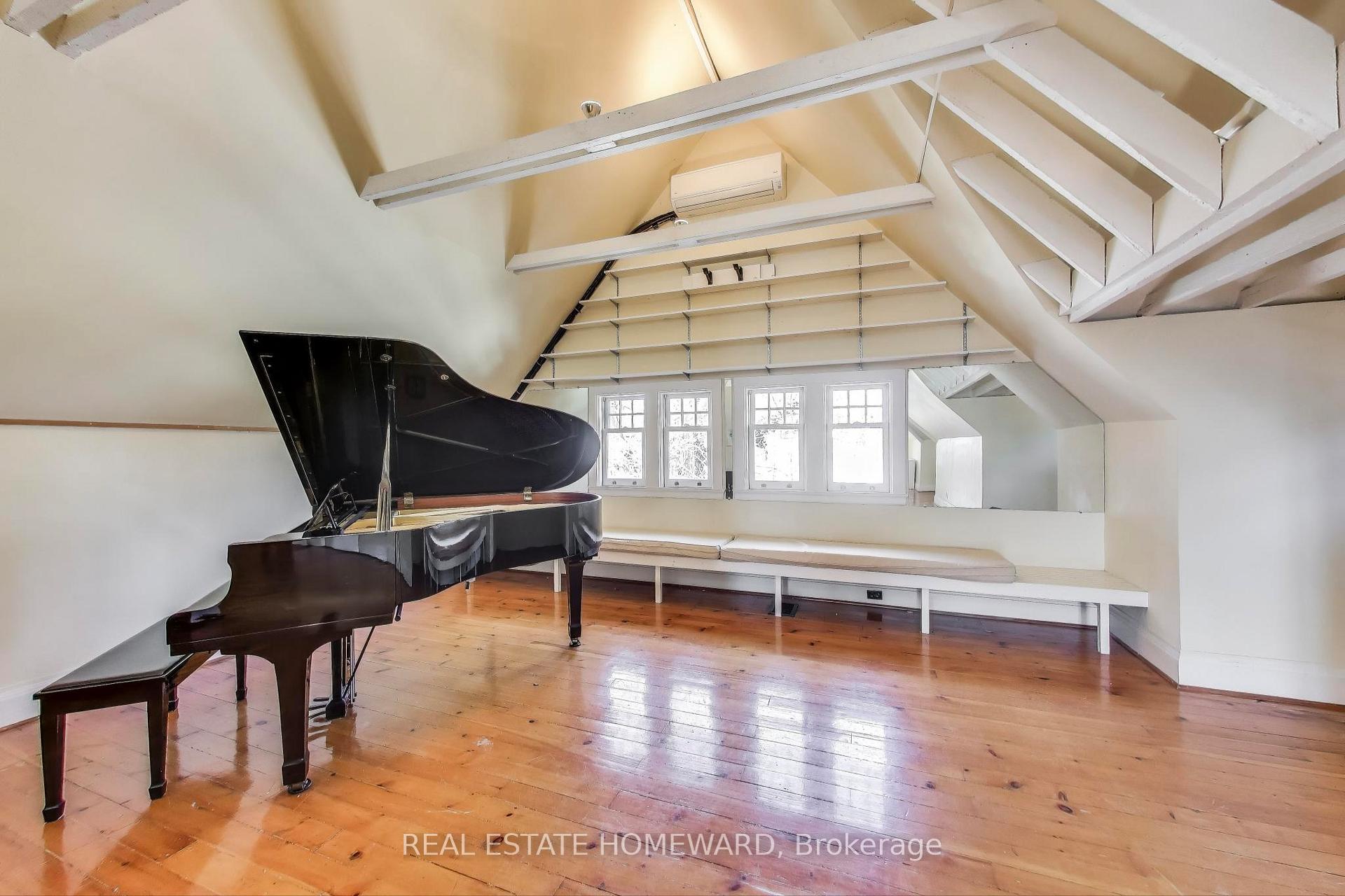 Photo 27 of 49 Hogarth Avenue, Toronto, North Riverdale — HOMEH