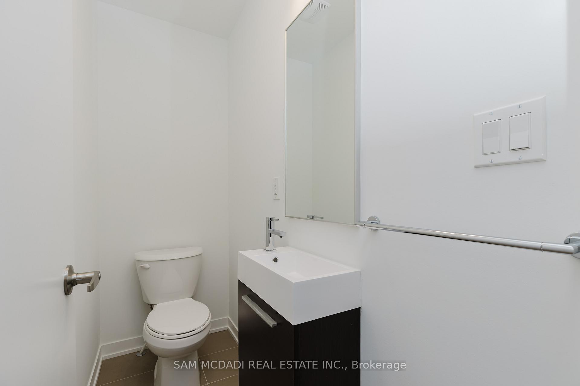 Photo 8 of 12 Deep Roots Terrace, Toronto, Englemount-Lawrence — HOMEH