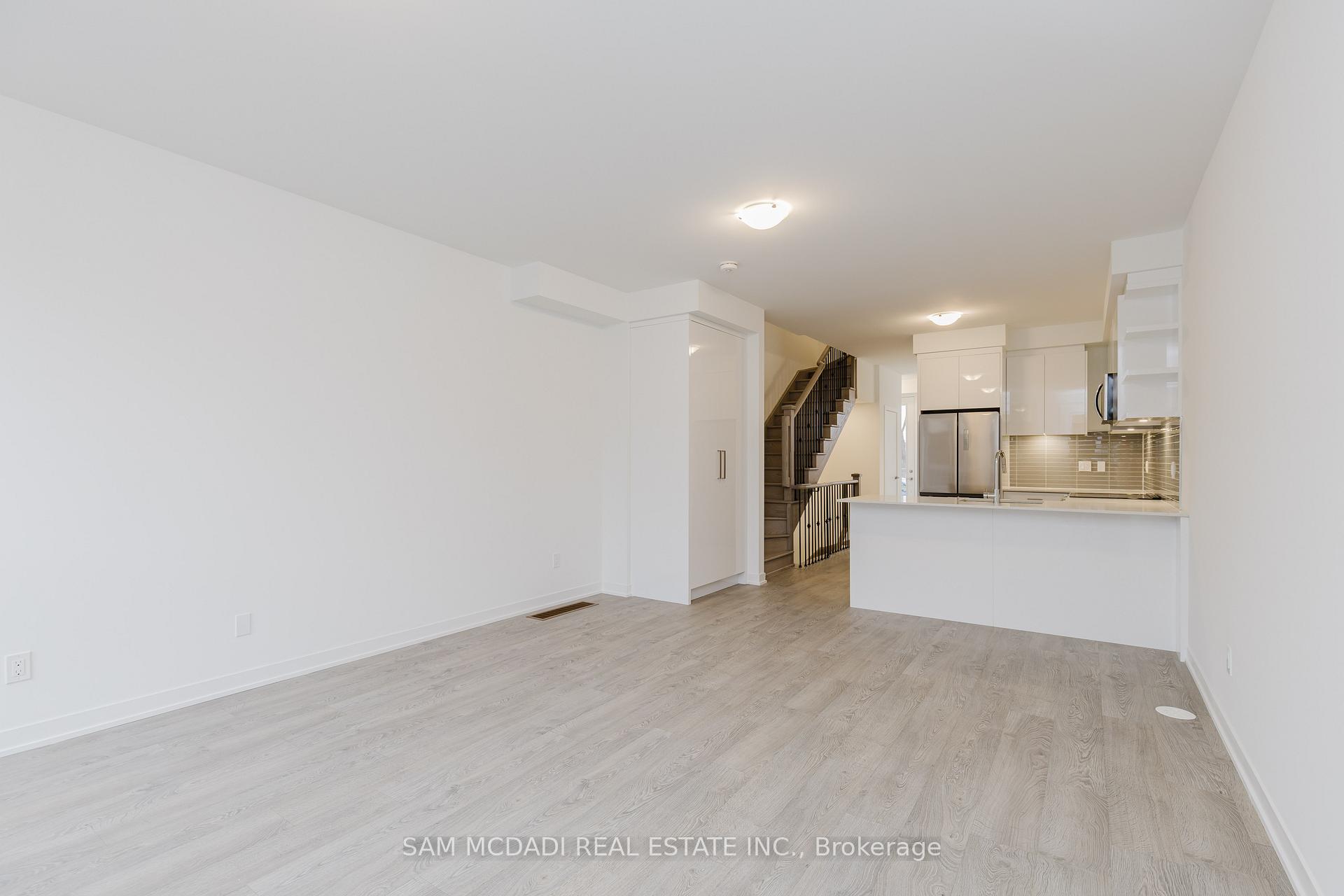 Photo 13 of 12 Deep Roots Terrace, Toronto, Englemount-Lawrence — HOMEH