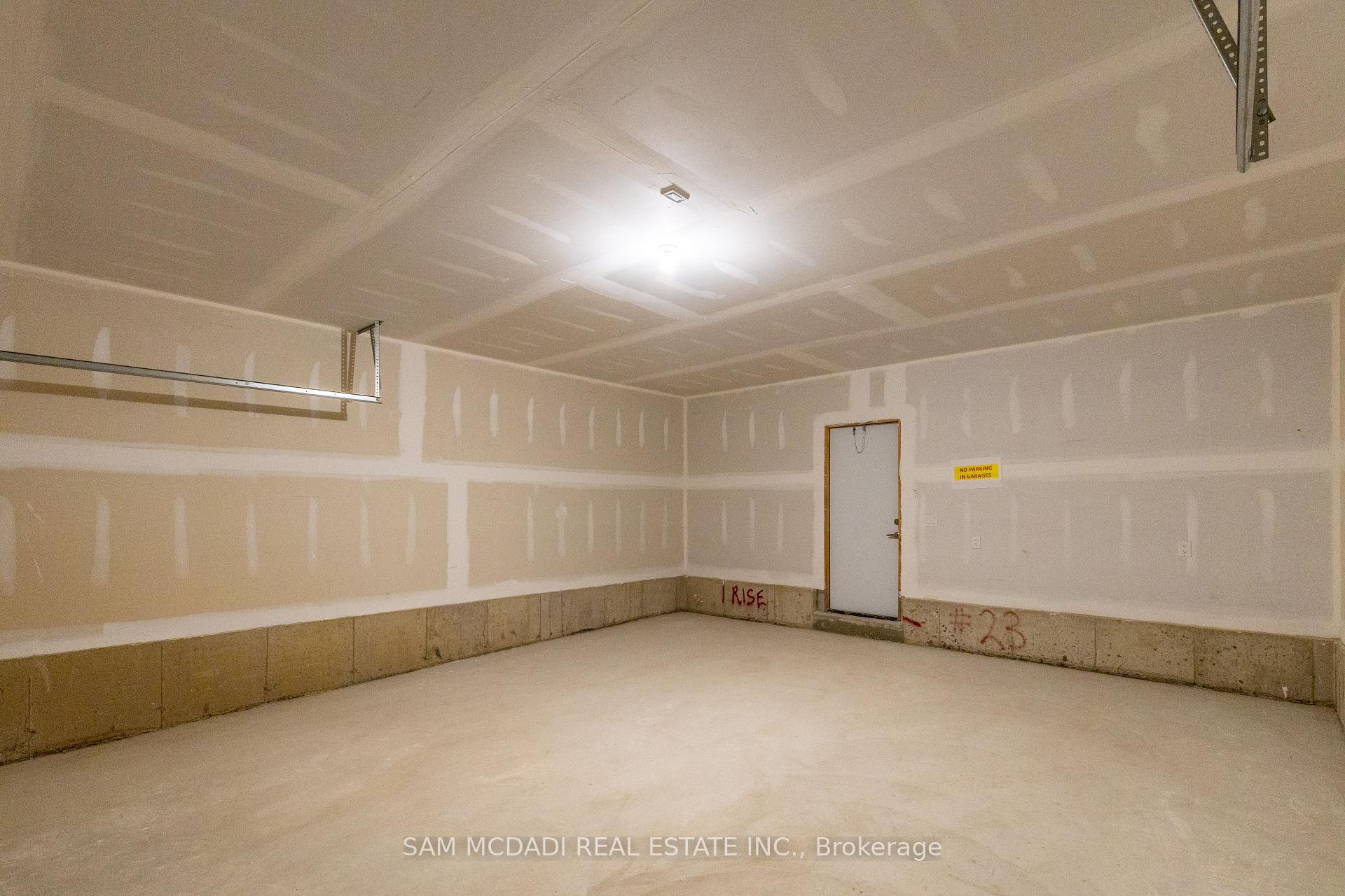 Photo 33 of 12 Deep Roots Terrace, Toronto, Englemount-Lawrence — HOMEH