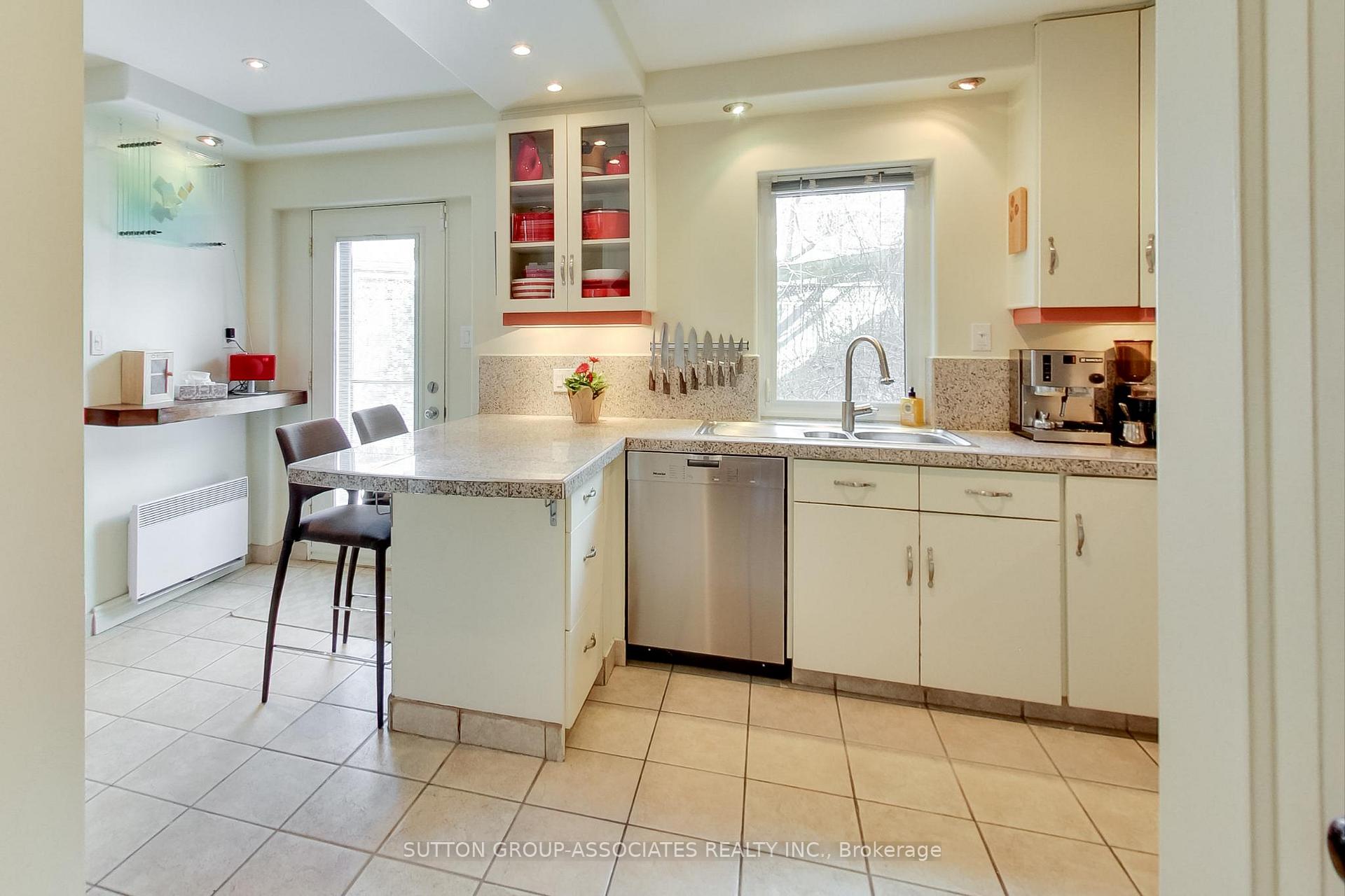 Photo 33 of 281 Montrose Avenue, Toronto, Palmerston-Little Italy — HOMEH