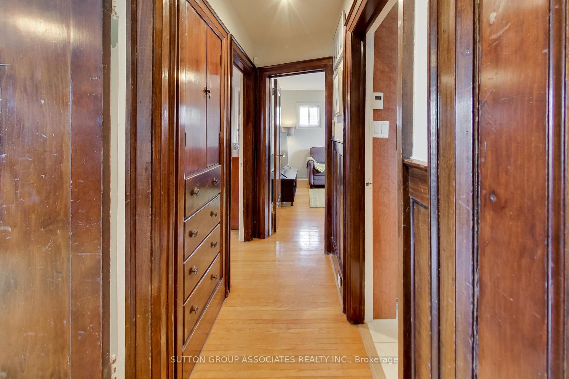 Photo 14 of 281 Montrose Avenue, Toronto, Palmerston-Little Italy — HOMEH