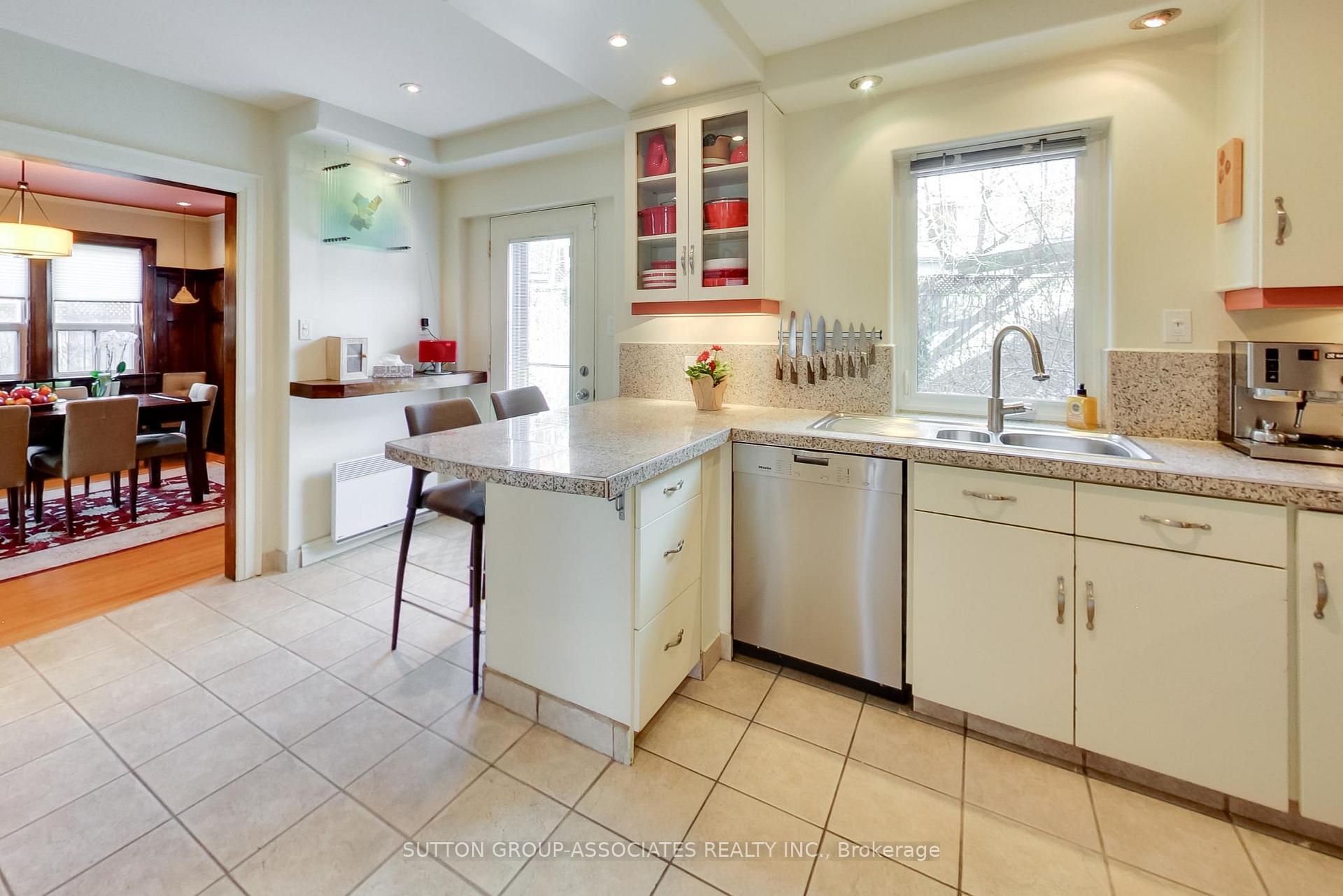 Photo 13 of 281 Montrose Avenue, Toronto, Palmerston-Little Italy — HOMEH