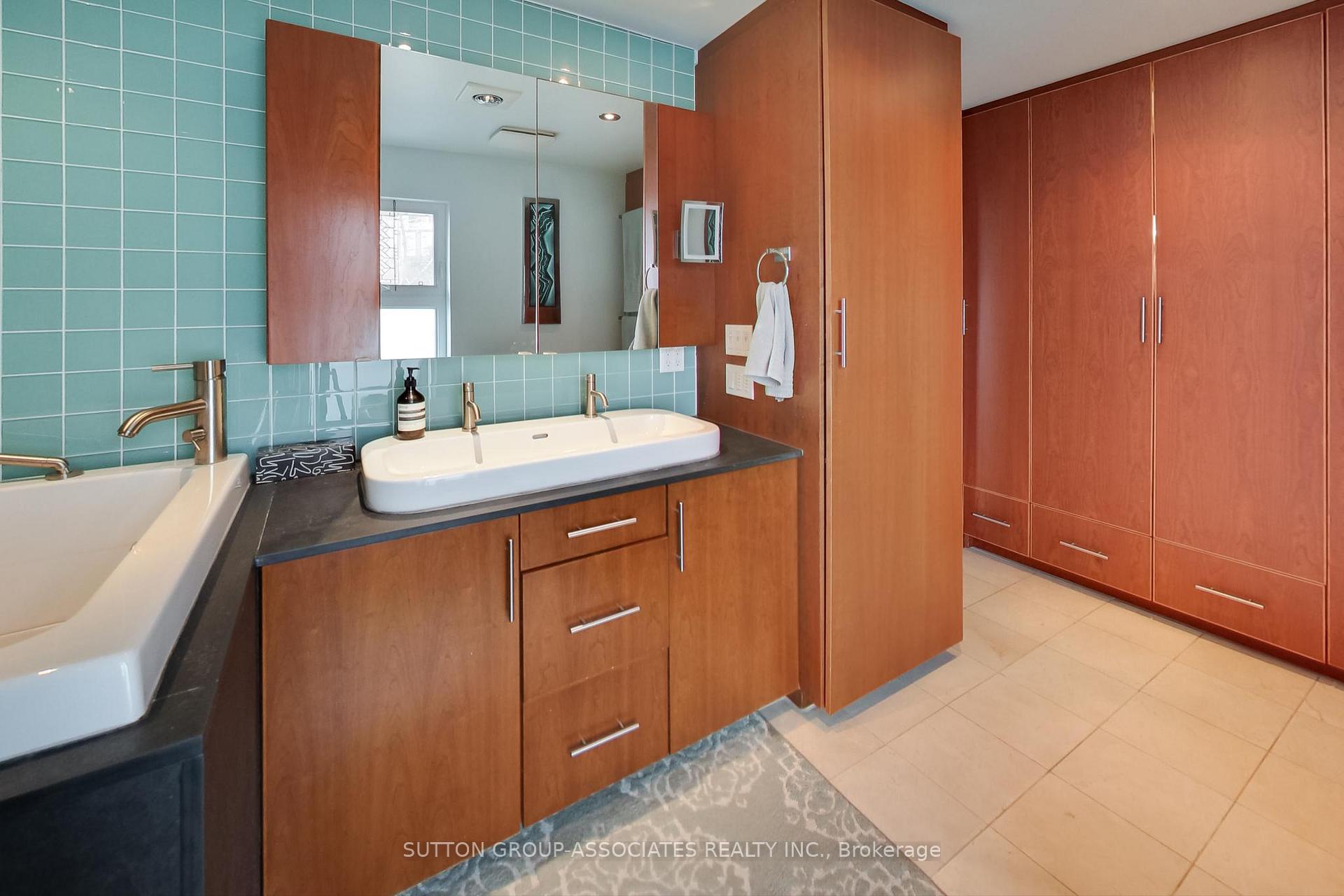Photo 17 of 281 Montrose Avenue, Toronto, Palmerston-Little Italy — HOMEH
