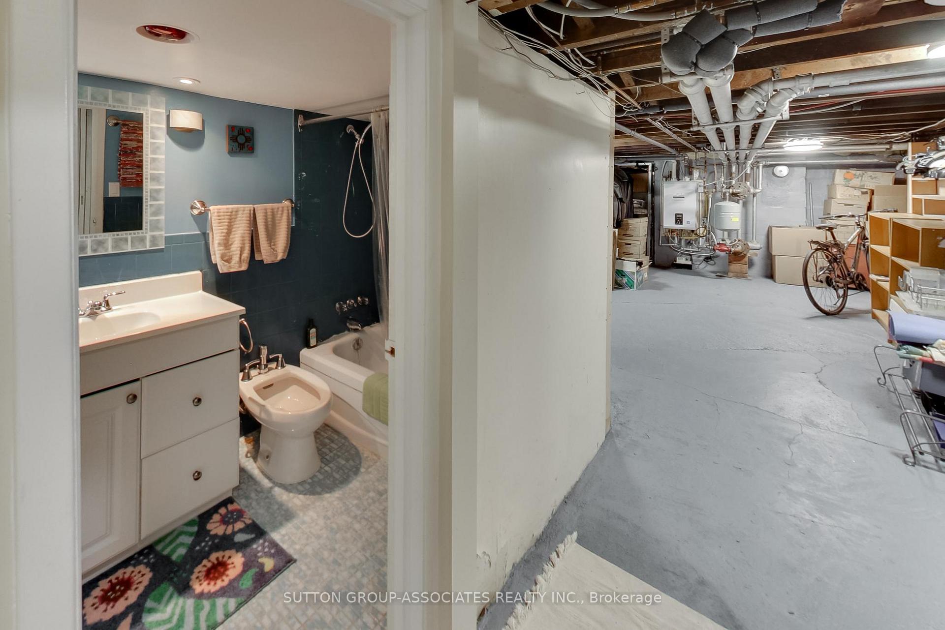 Photo 35 of 281 Montrose Avenue, Toronto, Palmerston-Little Italy — HOMEH