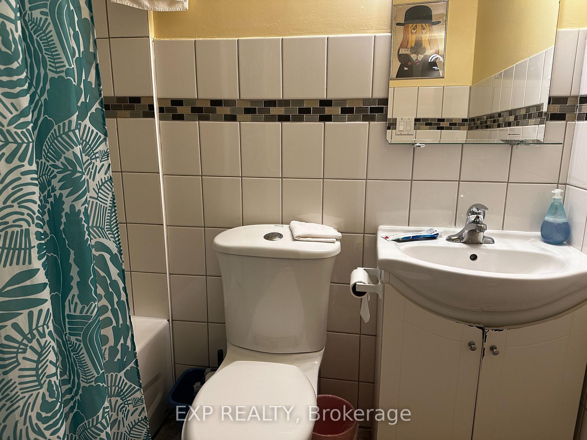 Photo 3 of 209 Cedric Avenue, Toronto, Oakwood Village — HOMEH