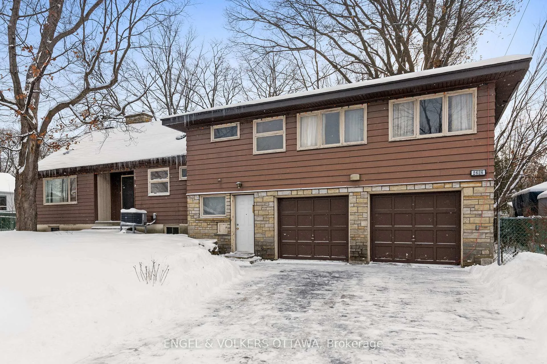 Photo 2 of 2626 Elmhurst Street, Ottawa, Queensway Terrace North — HOMEH