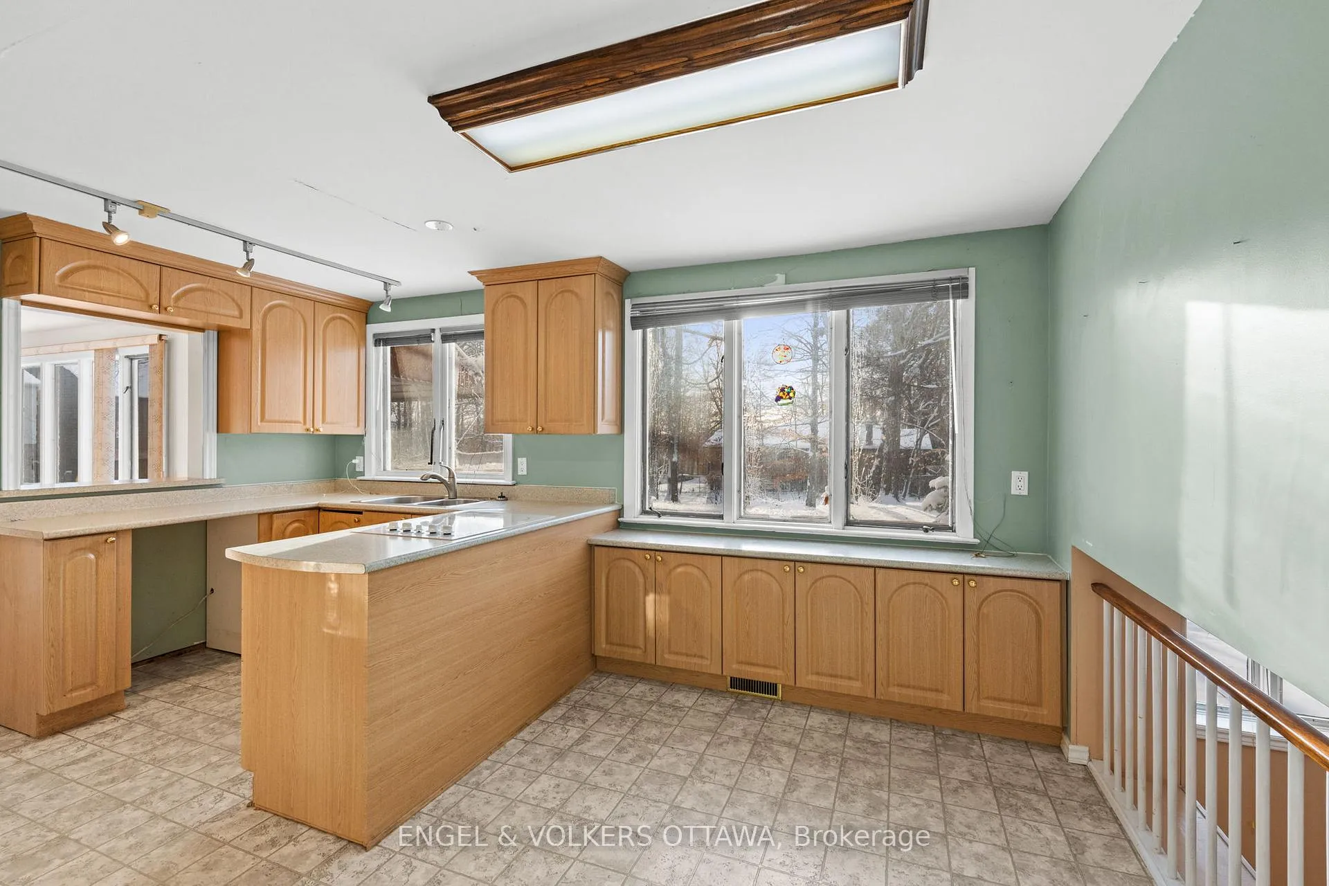 Photo 17 of 2626 Elmhurst Street, Ottawa, Queensway Terrace North — HOMEH