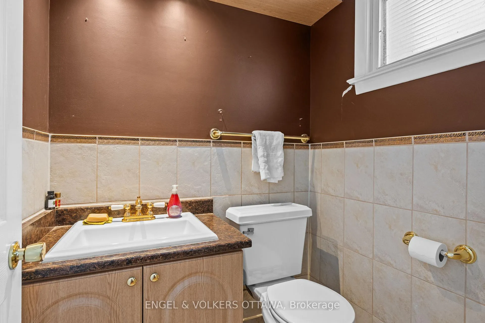 Photo 18 of 2626 Elmhurst Street, Ottawa, Queensway Terrace North — HOMEH