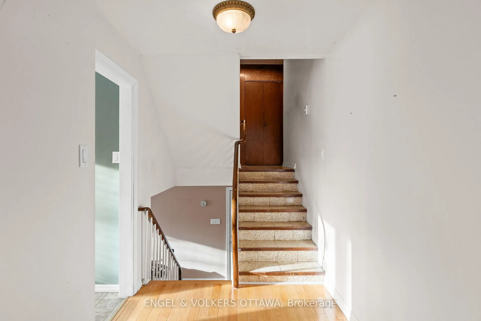 Photo 19 of 2626 Elmhurst Street, Ottawa, Queensway Terrace North — HOMEH