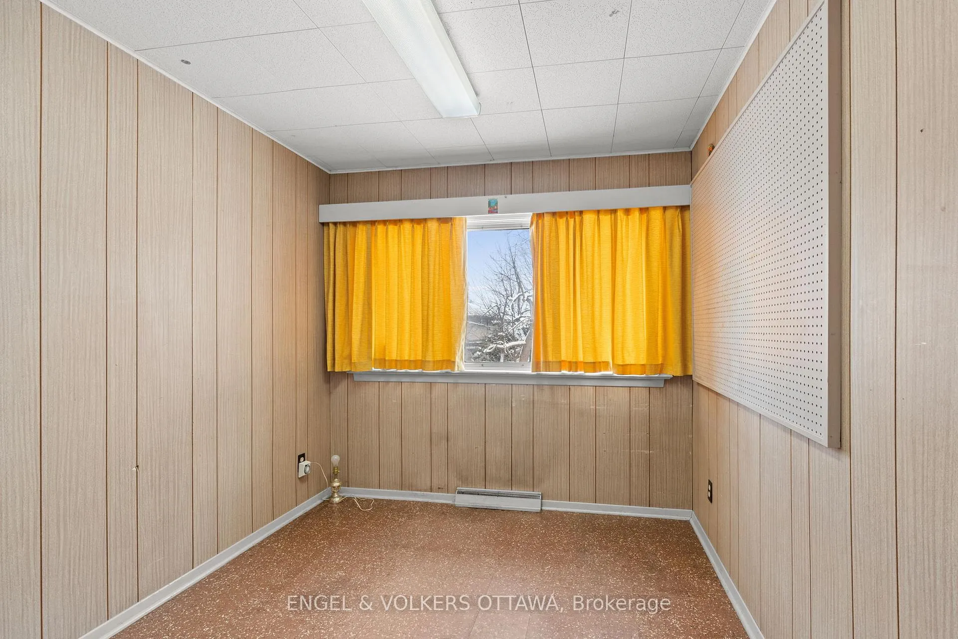 Photo 21 of 2626 Elmhurst Street, Ottawa, Queensway Terrace North — HOMEH
